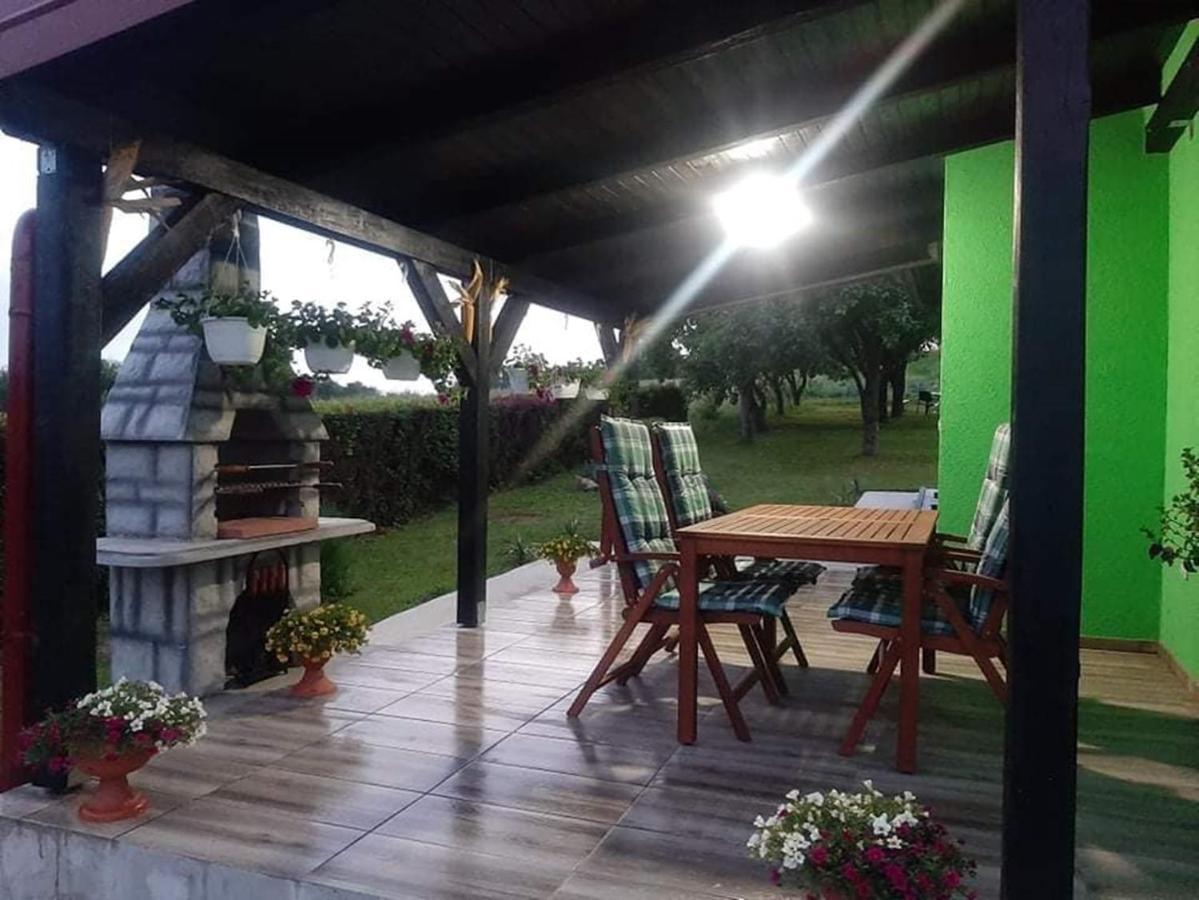Ruralna Kuca Za Odmor Viktorija Villa Caglin Kültér fotó